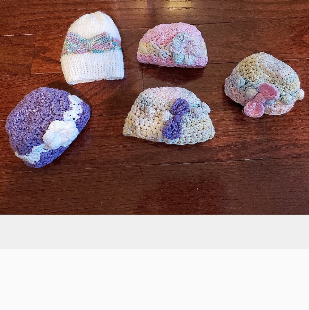 Preemie handmade baby girl hats💗